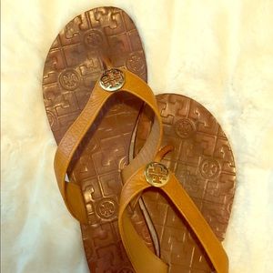 Tan Tory Burch flip flops